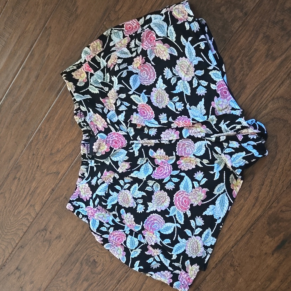 Torrid Lined Floral Shorts NWOT